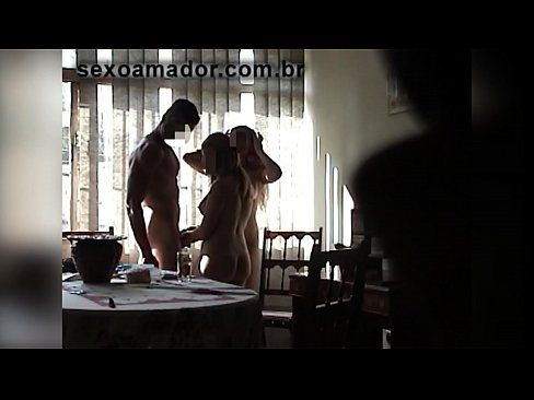 ❤️ Babaturan séks ngajak saurang lalaki raksasa sareng tiluan sareng anjeunna video porno di urang ☑