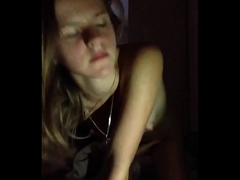 ❤️ Hiji mojang masturbates na cums video porno di urang ☑